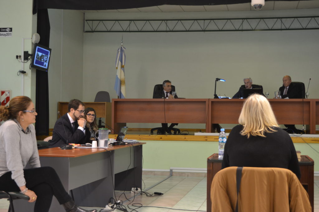 El tribunal permitió que Maite Oliva acompañara el momento del testimonio de Parente